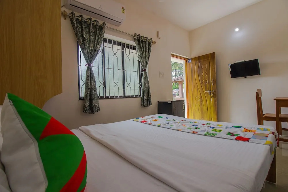 OYO 17244 Home Sunset View Stay Anjuna Beach
