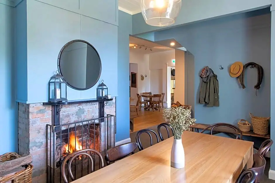 Robertson Public House and Kitchen