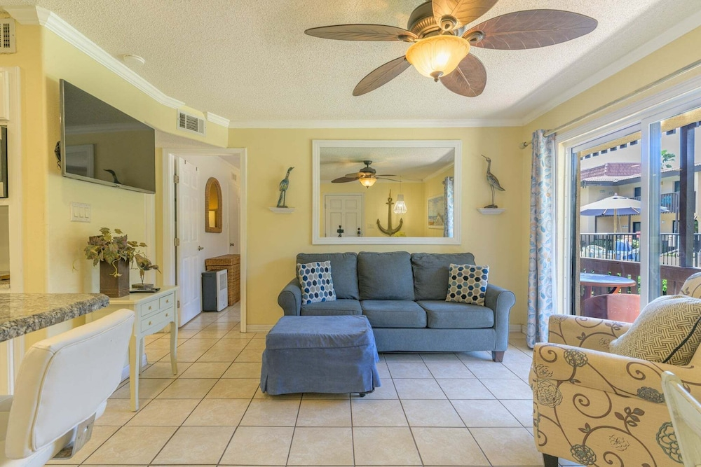 Tiki 107 - Beachfront Condo In South Padre Island 1 Bedroom Condo