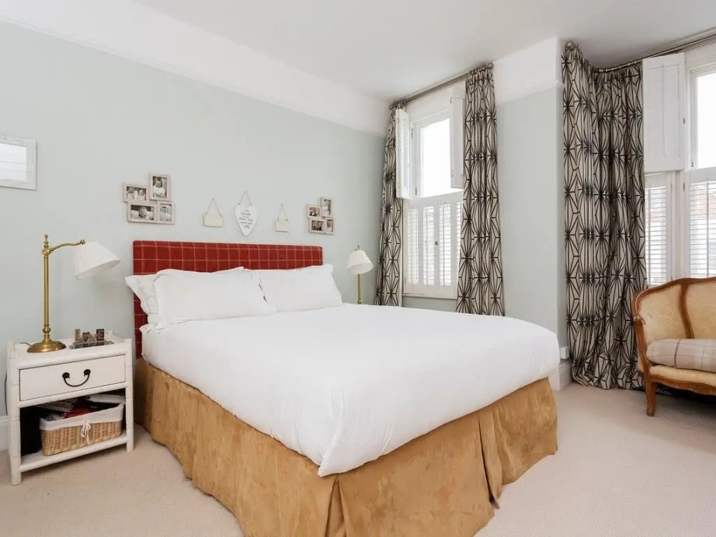 Veeve  3 Bed Family House Gowan Avenue Fulham
