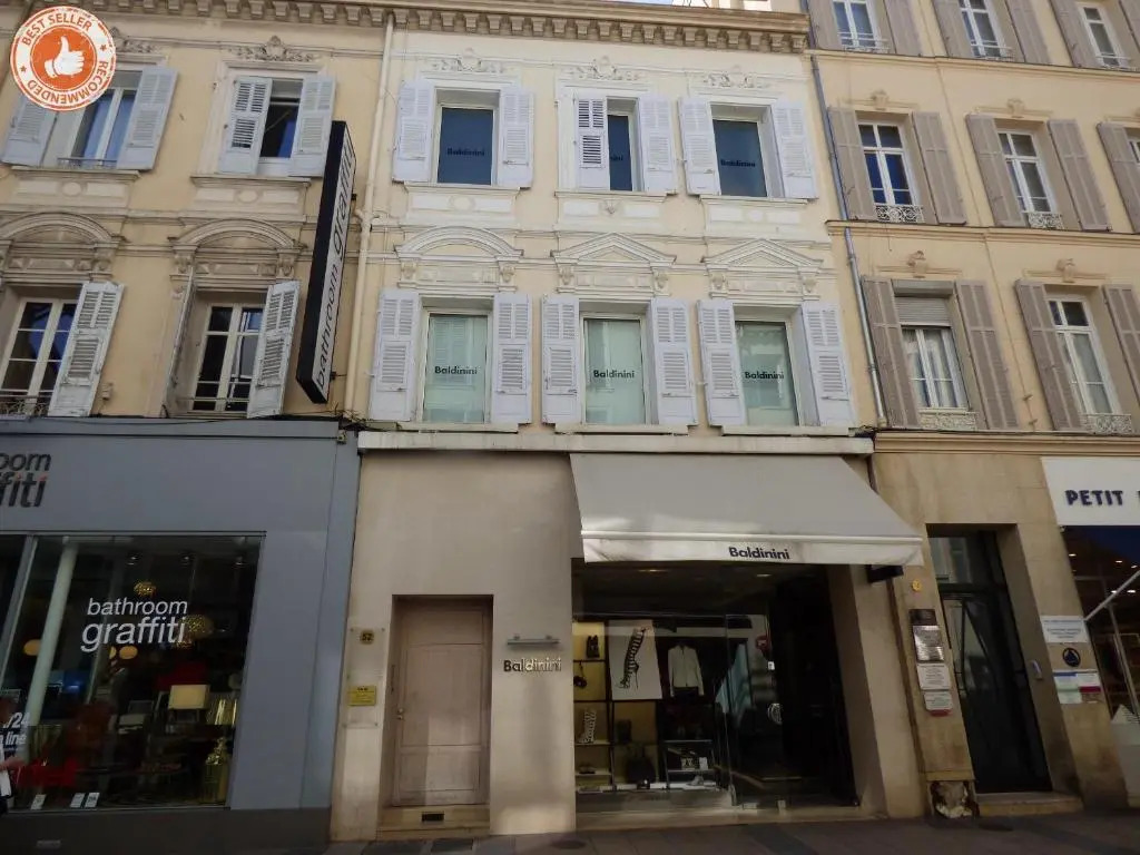 ALC - A521 - 4 min PALAIS AND BEACHES