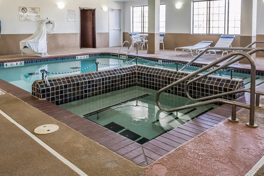 Comfort Inn & Suites