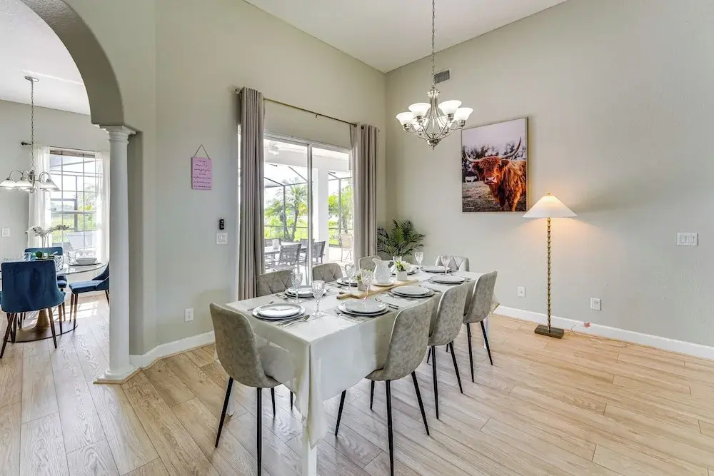 Game, Swim & Unwind: Lakeside Retreat Near Disney