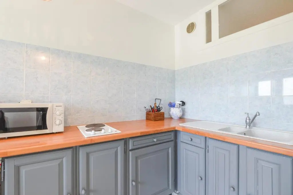 Nice studio with stunning views of the mountains near the lake