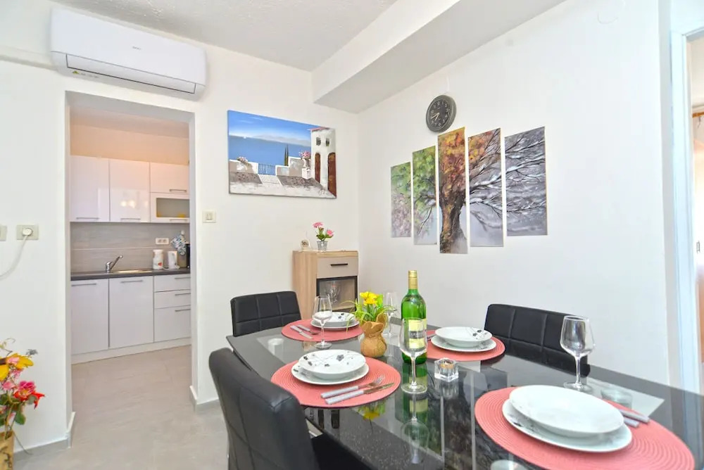 Apartment 358