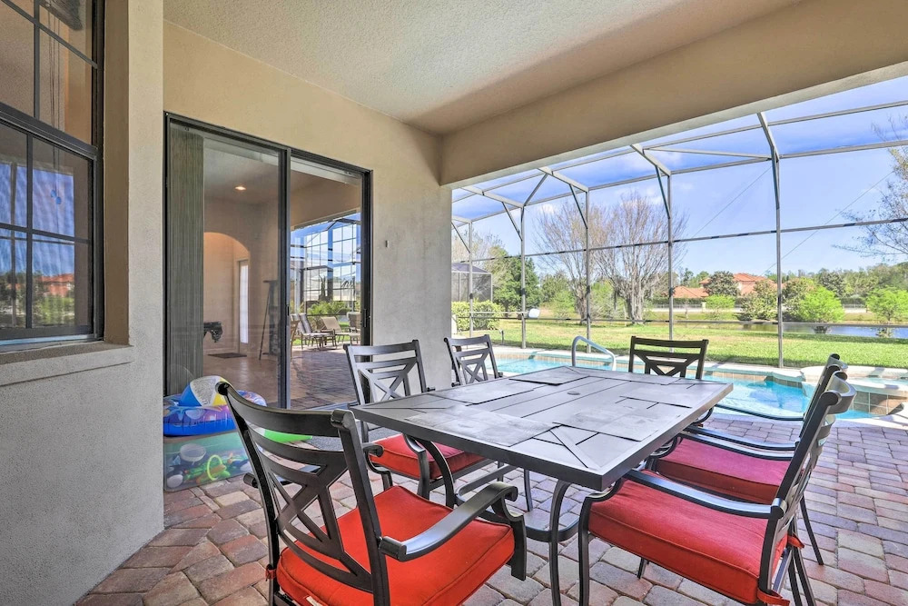 6 Mi to Disney: Gem w/ Pool & Spa in Kissimmee