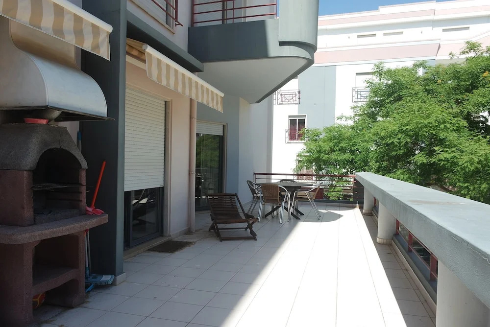 C03 - Avenue Backstreet Flat