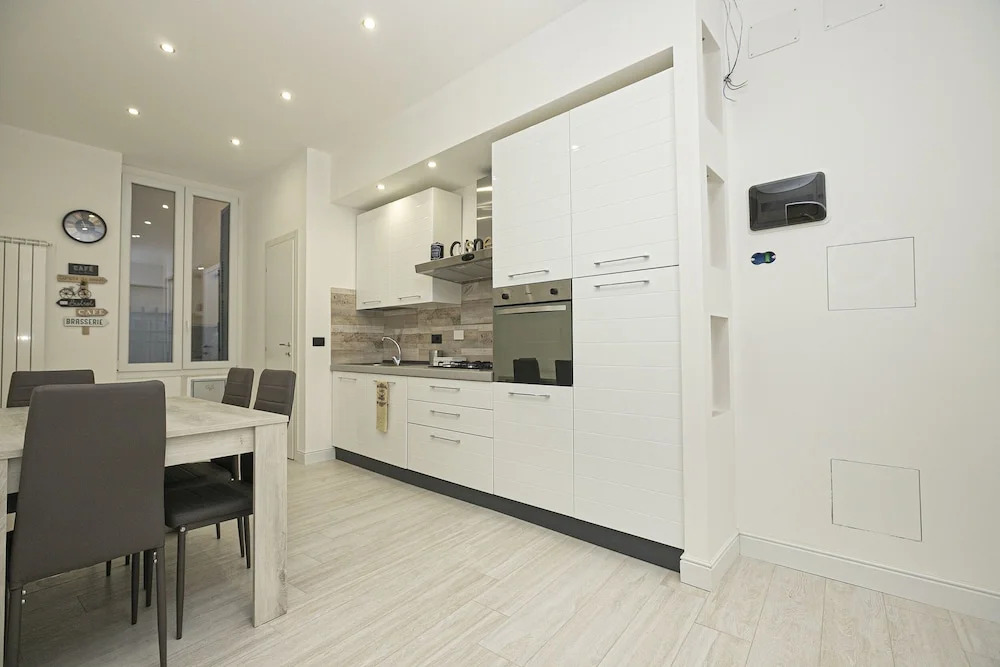 JOIVY Stylish 3-bed flat near the Genoa Aquarium