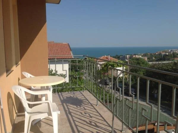 Omiros Family Hotel