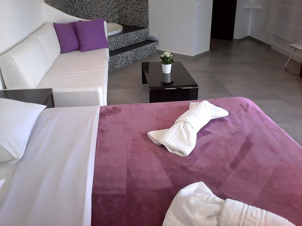 Queen Elegant Suites