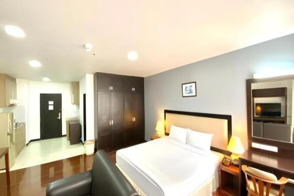 J - Town Serviced Apartments