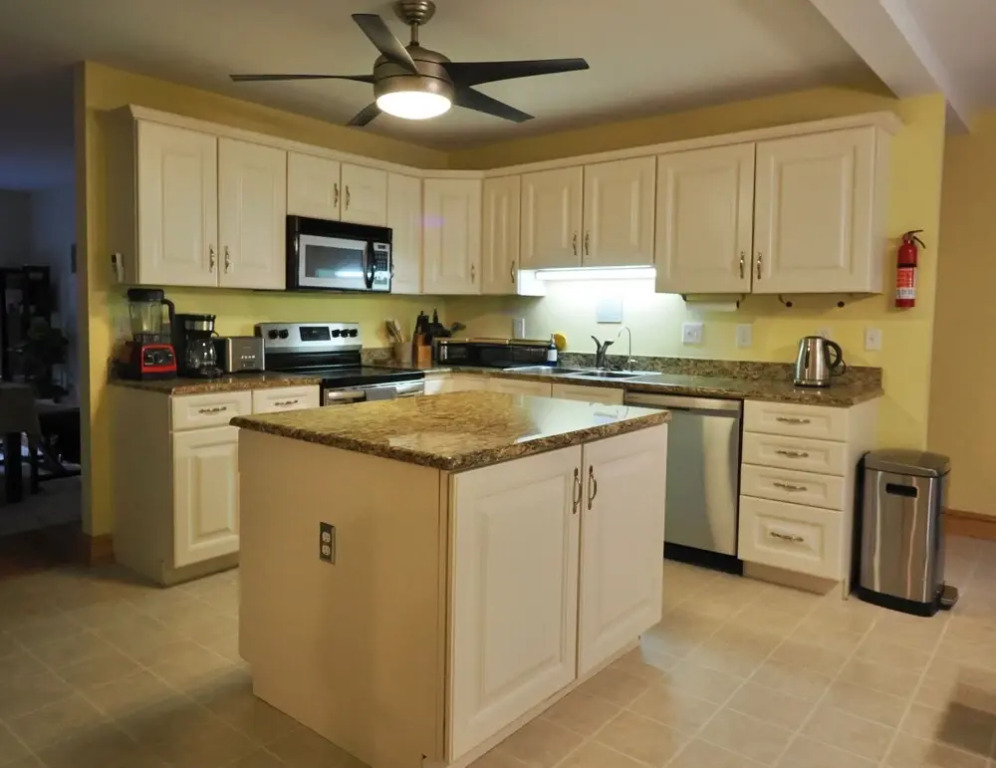 Pocono Lake Getaway Pool, Tennis, Skiing Nearby! 3 Bedroom Home by RedAwning
