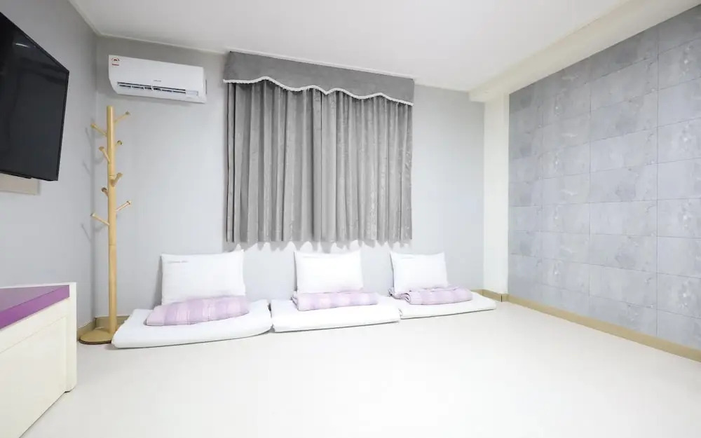 Lavichi Hotel