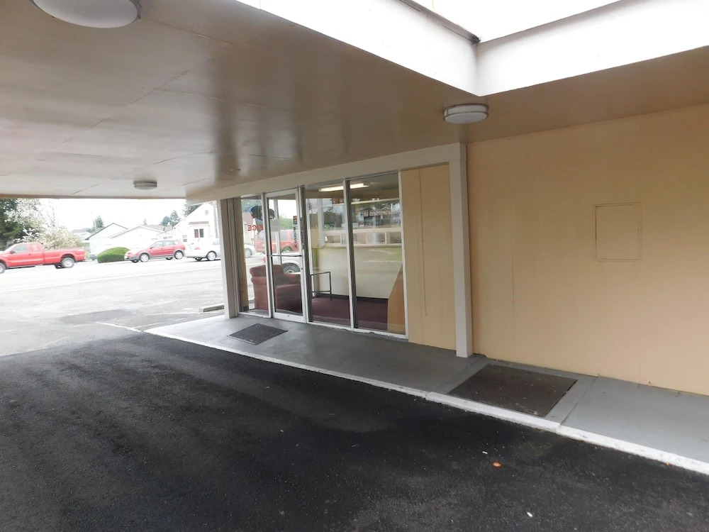 Auburn Motel