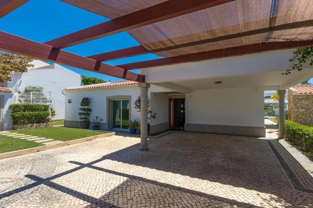 Maria in Albufeira With 6 Bedrooms and 5 Bathrooms