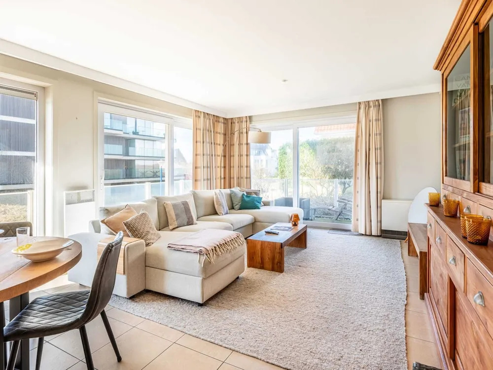 Gold 01 Within Walking Distance of the Beach