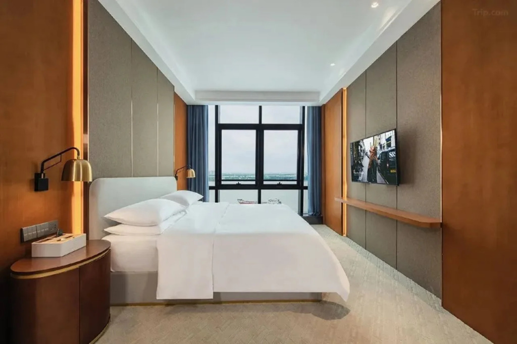 Kyriad Marvelous Hotel (Guangzhou China Railway Tunnel Bureau Headquarters)