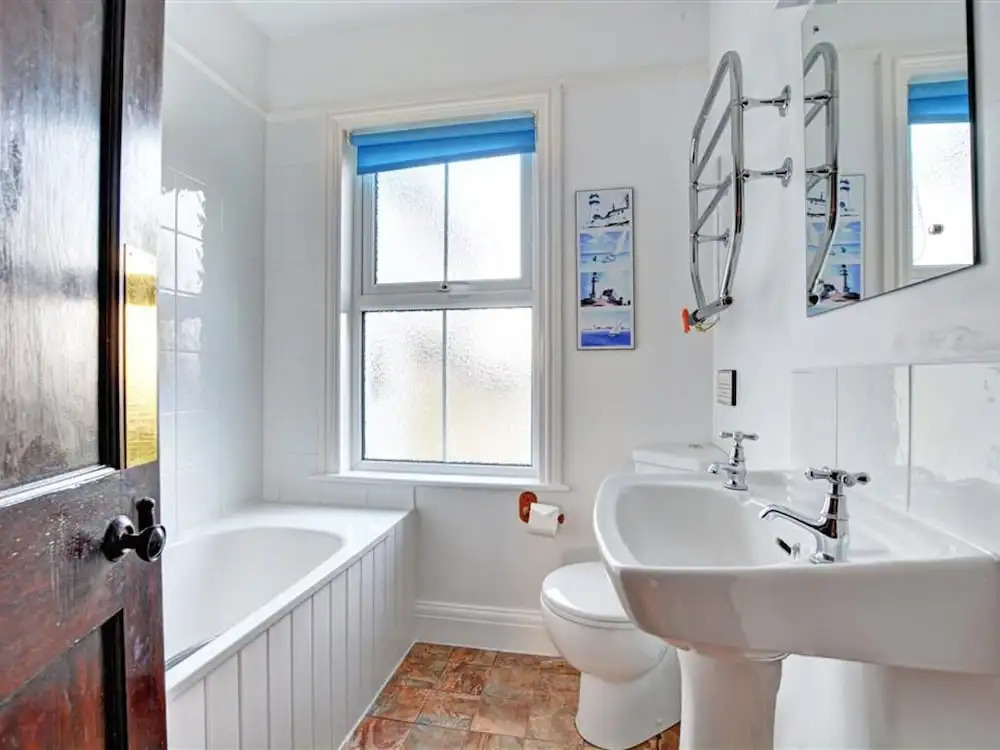 Cozy Holiday Home With Fireplace at Saint Merryn Cornwall
