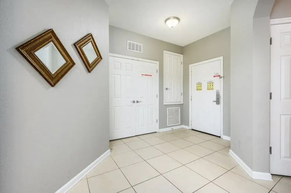 Epic Universe Beautiful Lakeview Condo, Vista Cay Orlando - 3013