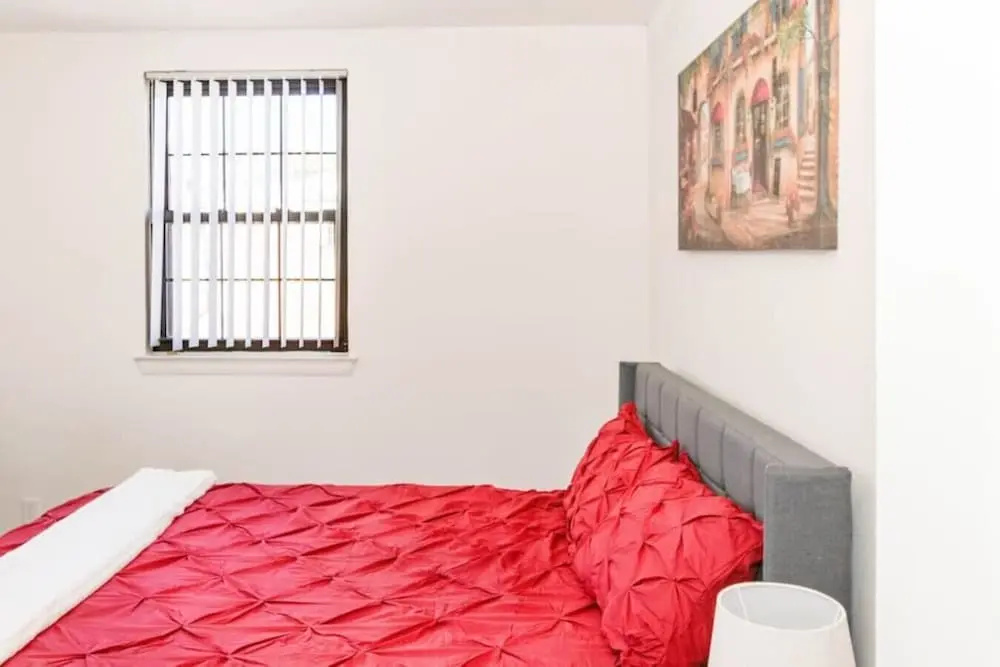 610b Large One Bedroom Downtown