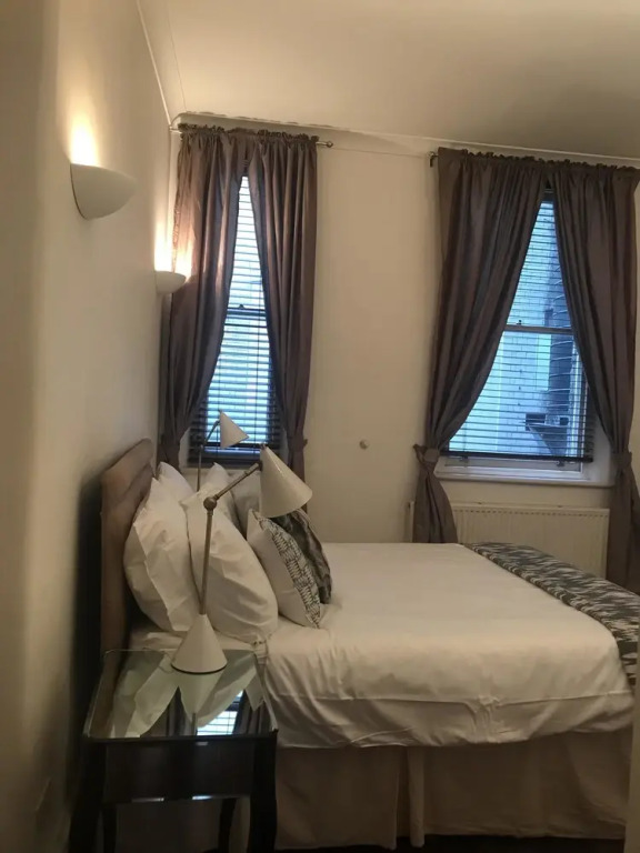 Suitely Trafalgar Square Luxury Apartment