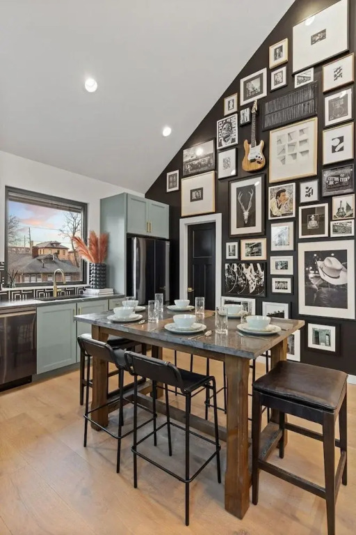 Modern Cowboy - Private Balcony - Mins To Broadway