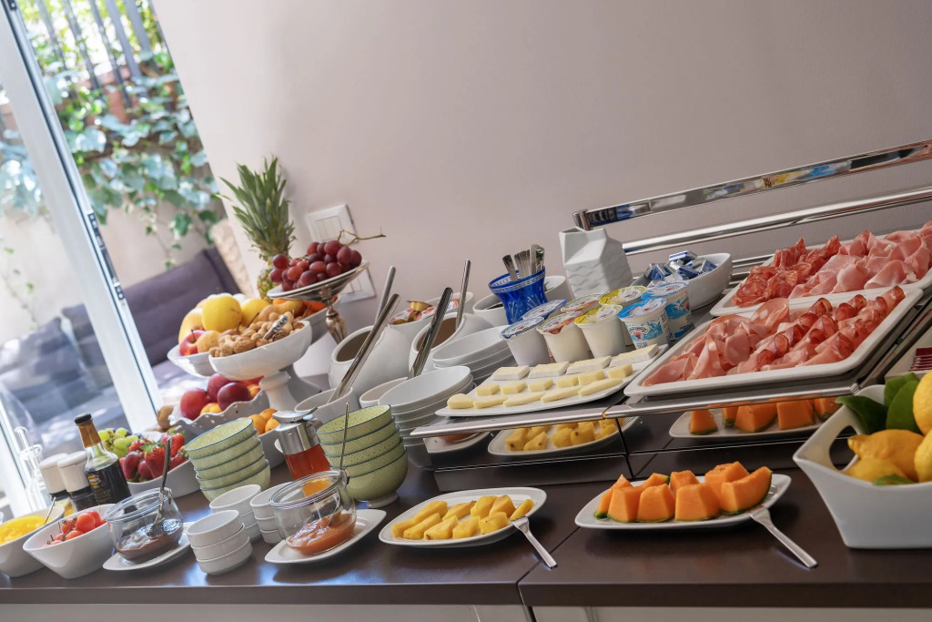 Vialeromadodici Rooms & Apartments
