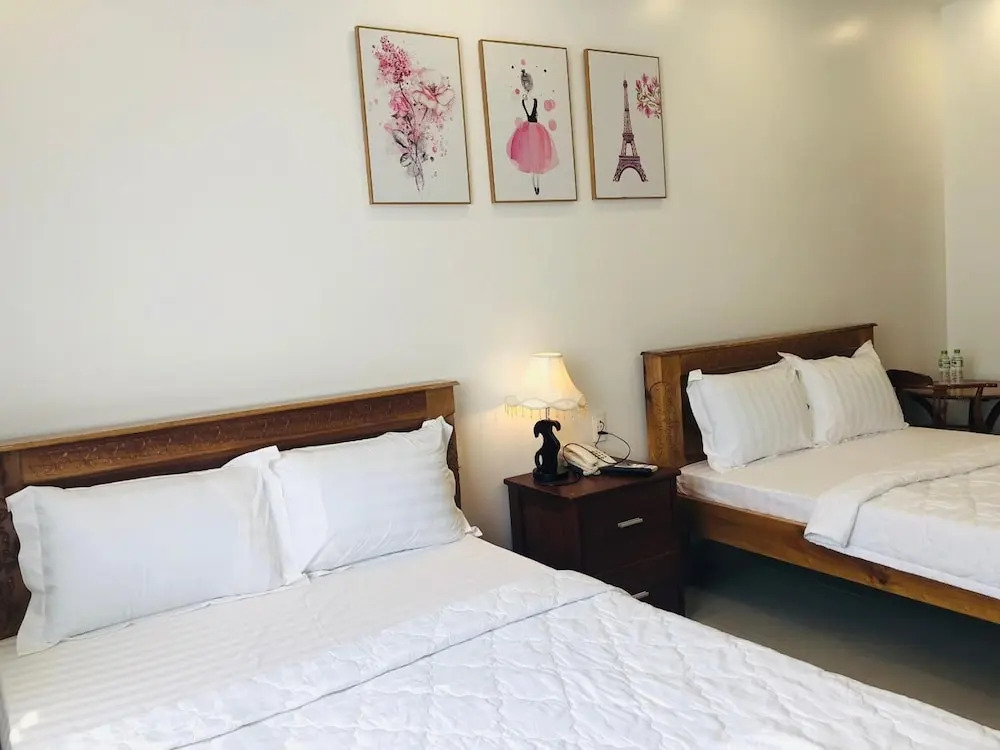Khách sạn Tuyết Hiển