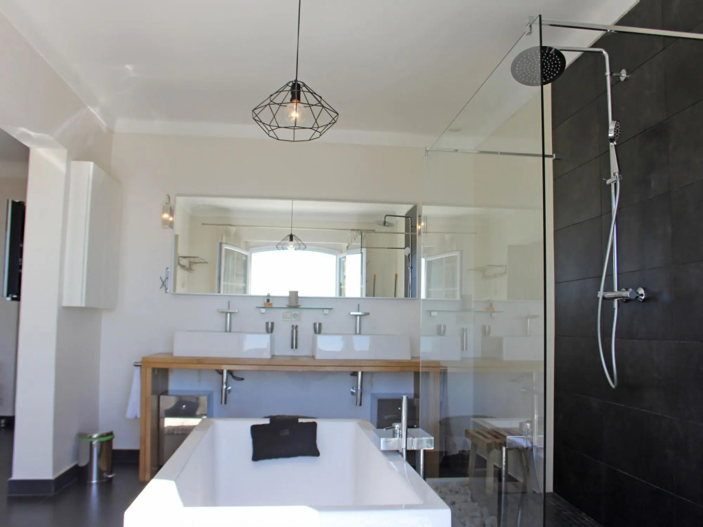 Villa in Grasse With Private Pool