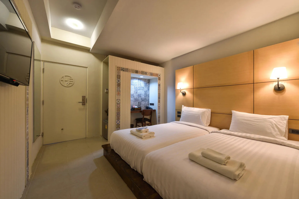 Montree Phuket Hotel