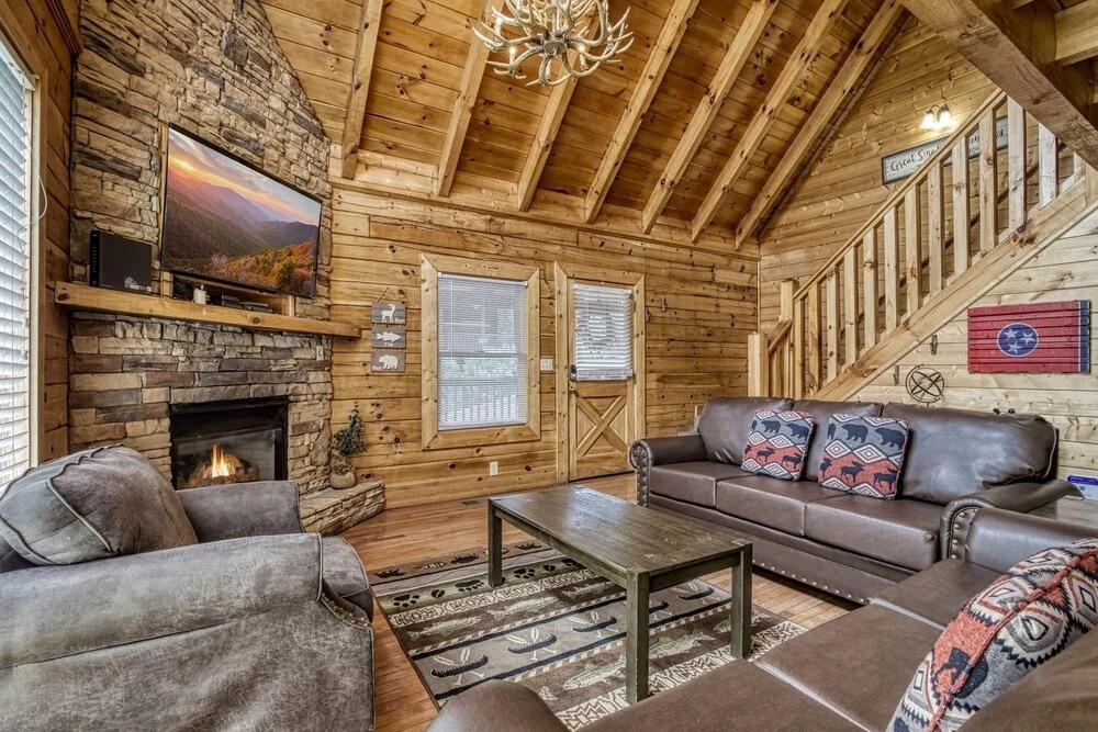 Ern813 - Heavenly View- Great Location! Close To All The Action! 6 Bedroom Cabin by RedAwning