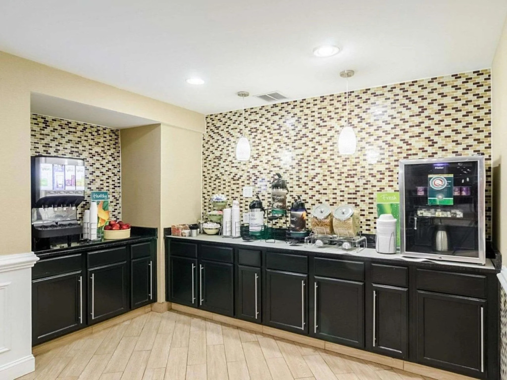 Rodeway Inn & Suites Williamsburg Central