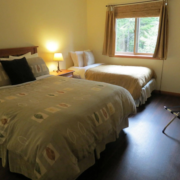 Cobble Wood and Bird Sanctuary Guest Houses