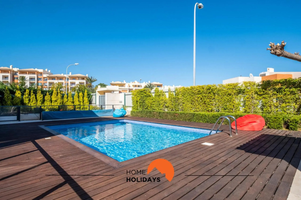 #076 Stunning and Modern Villa Near NewTown, Beach Pool