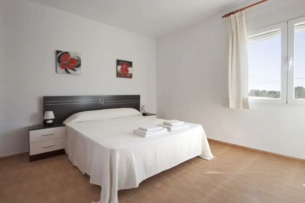 Villa - 5 Bedrooms with Pool and WiFi - 105012