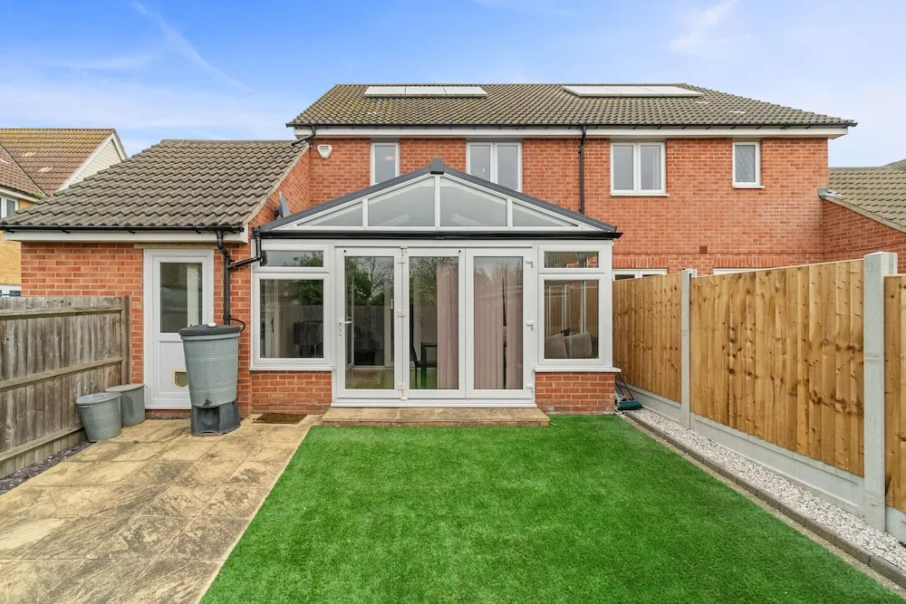 3 Bed - Sleeps 7 - Hot-tub - Free Parking