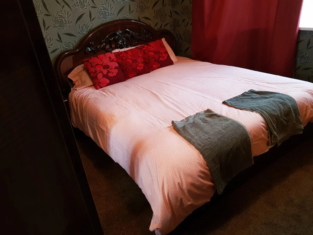 Bea's Luxury Bungalow & Studio Apt