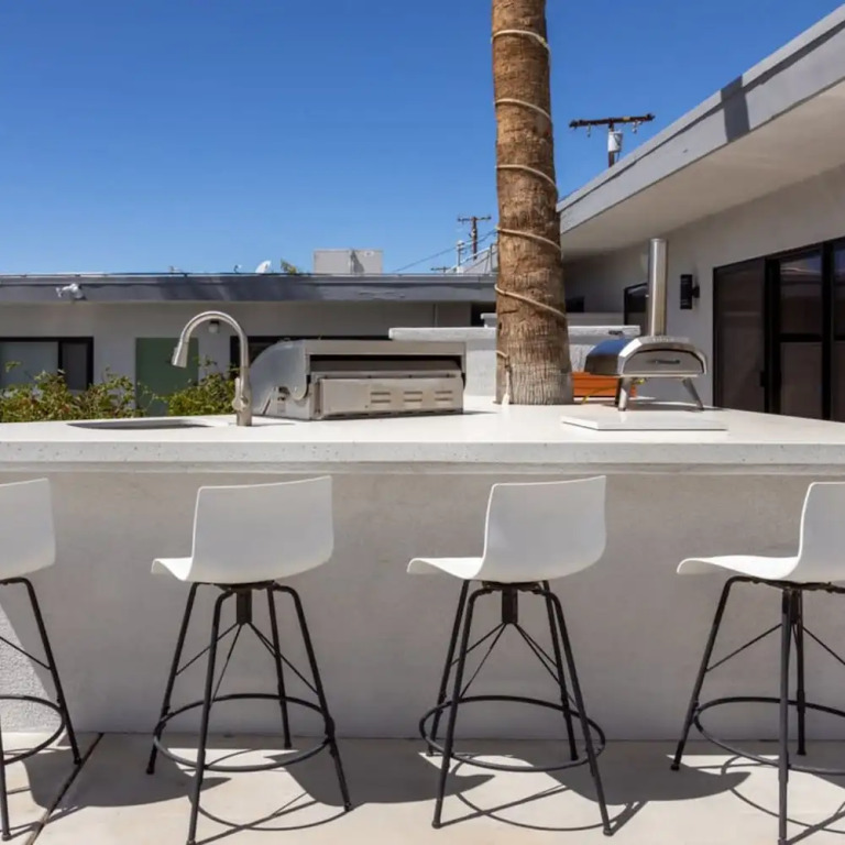 The Yucca Hotel Villa - Entire Buyout