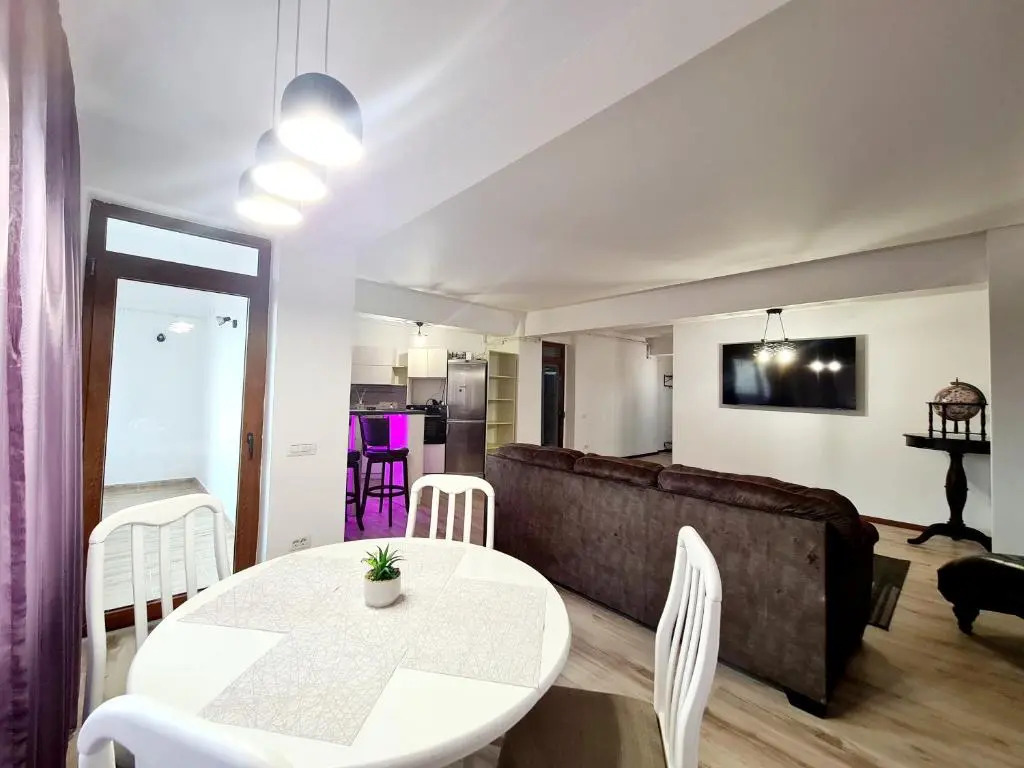 R.O.S.E. Apartment