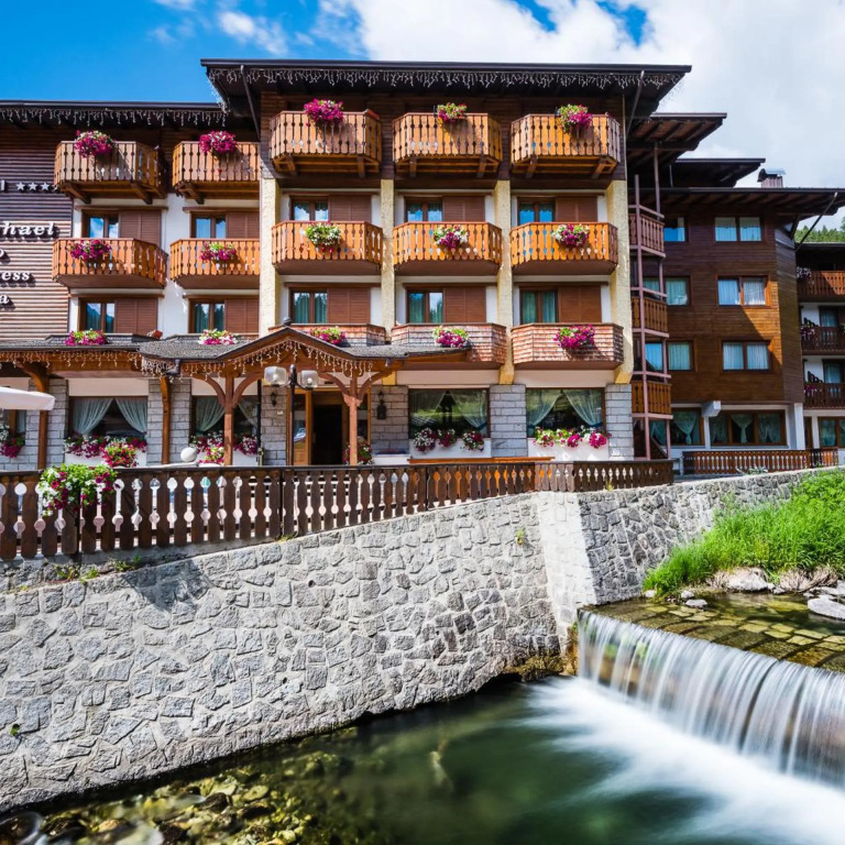Hotel St. Raphael
