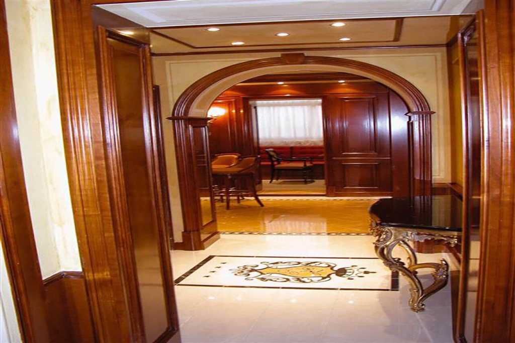 Hotel Champagne Palace