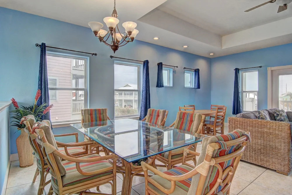 Casa Las Palmas - Pet Friendly! Boardwalk to the Beach!