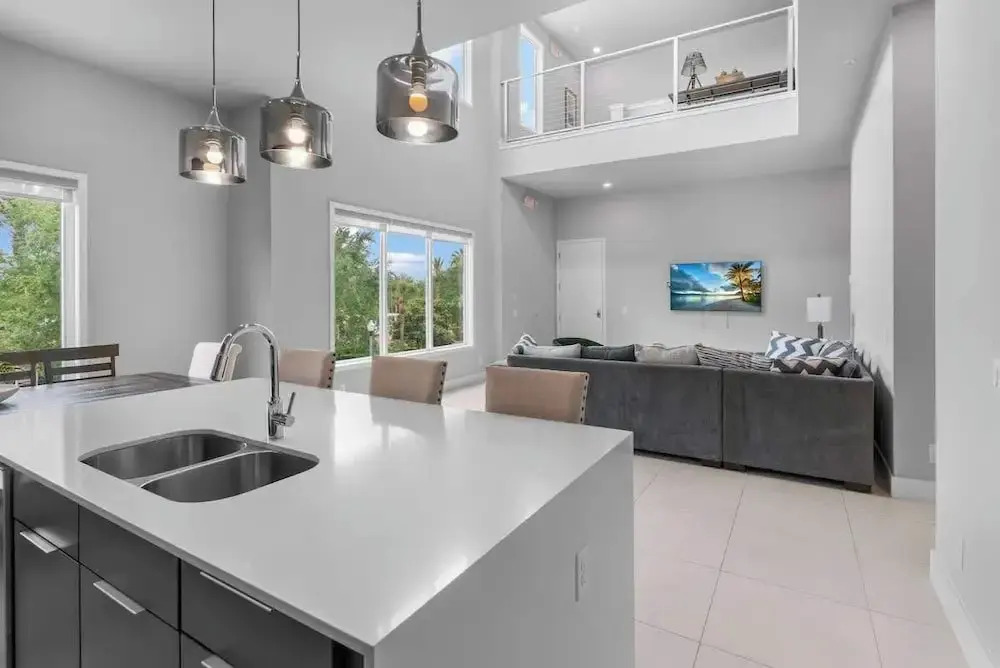 Stunning Apt-5bd 4bth Disney