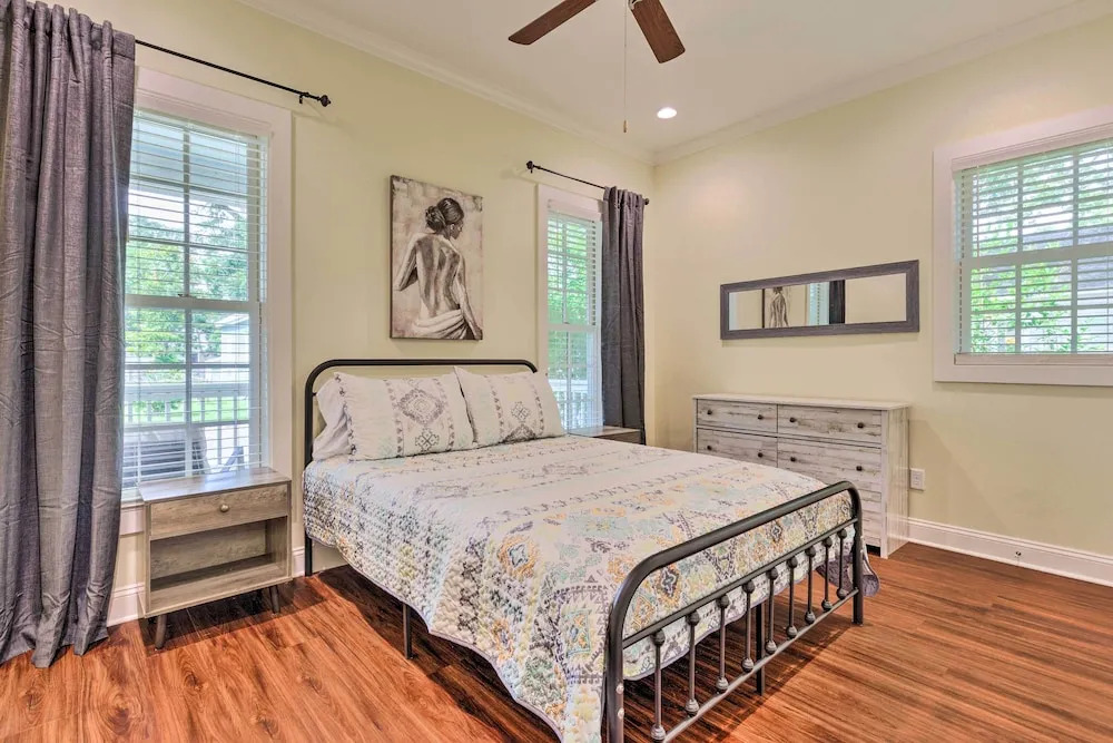 2 Mi to Dauphin St! Charming Home in Mobile