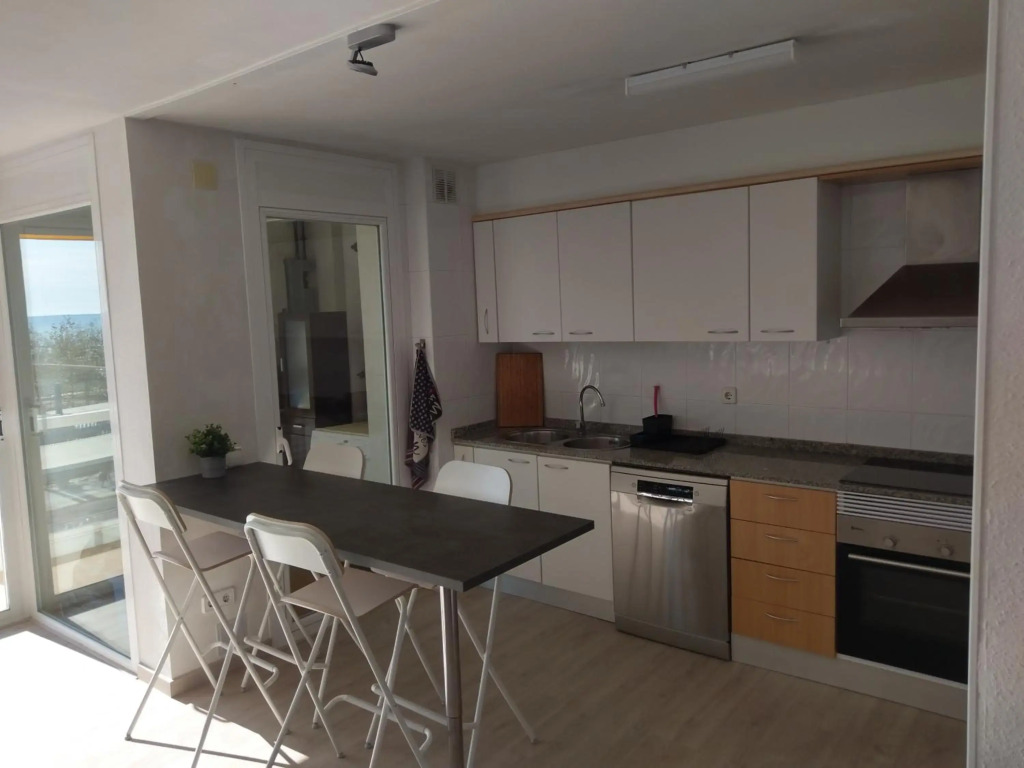 Luxury Apartment Accommodation, next to beach & train station Calella