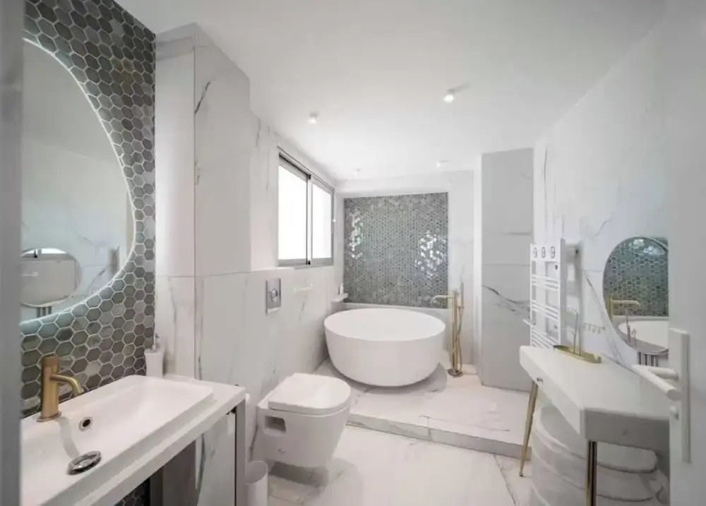 Modern Apartment - 3br- 6P - Palm Beah