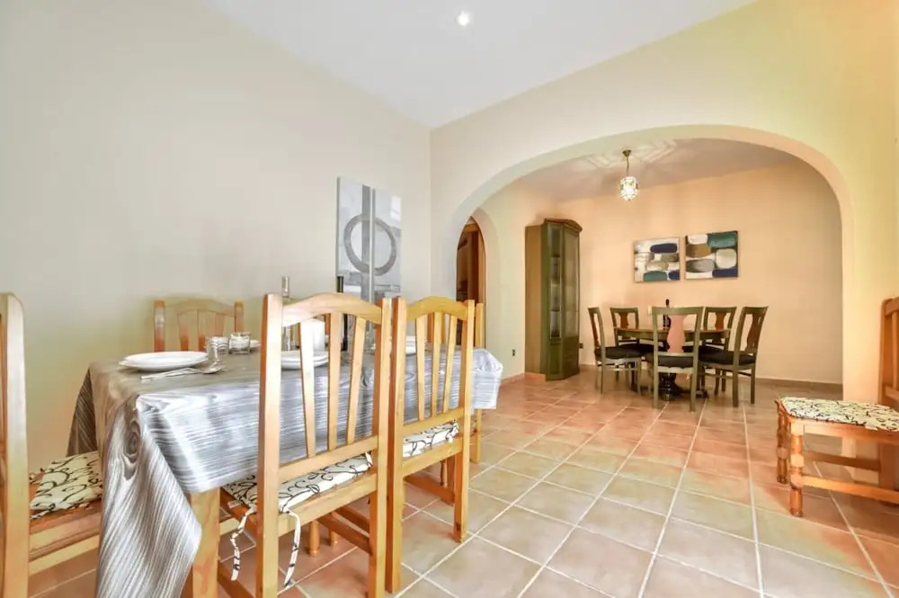 Villa - 7 Bedrooms with Pool and WiFi - 104969