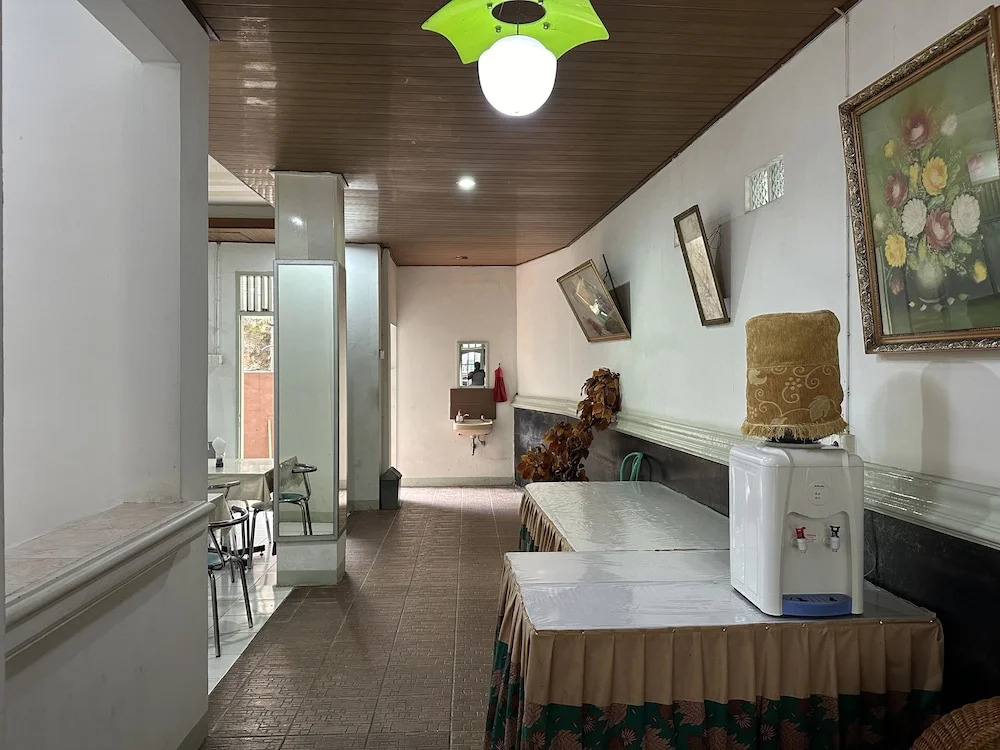 Capital O 93291 Bintang Hotel