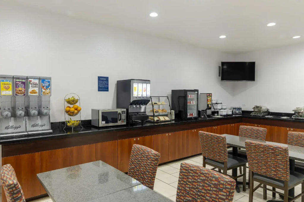Best Western PLUS Fresno Inn