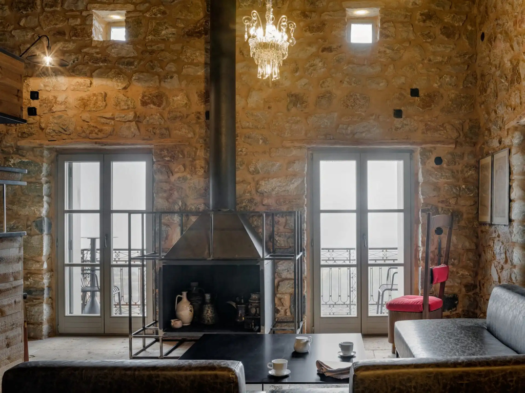 Moreas Peak Lodge